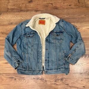 Levi's Blue Denim Jacket with Cream Sherpa Lining